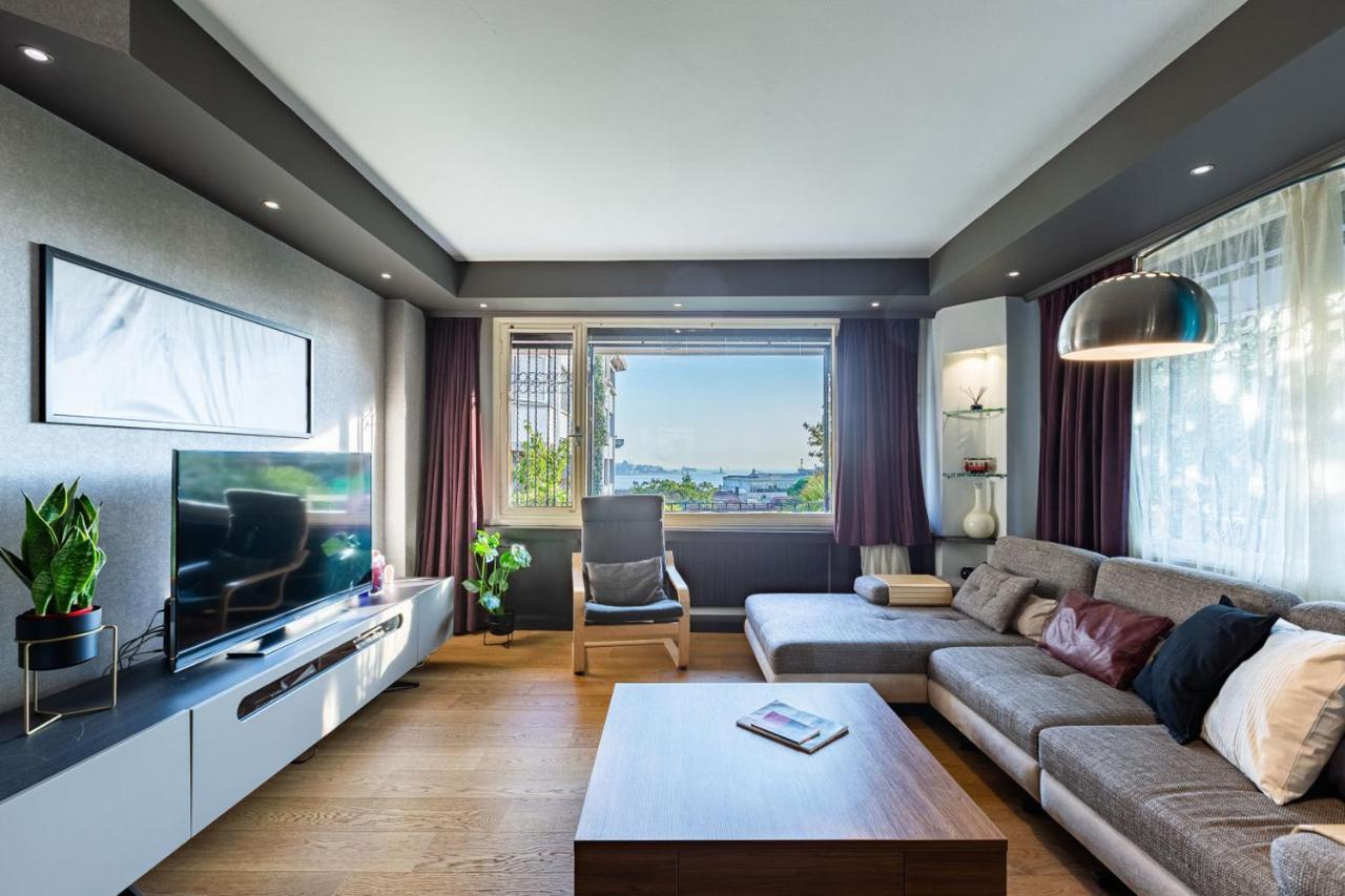 Flat with Fascinating Bosphorus View in Besiktas