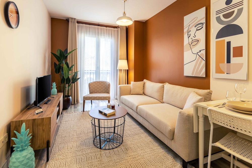 Monnas Suite