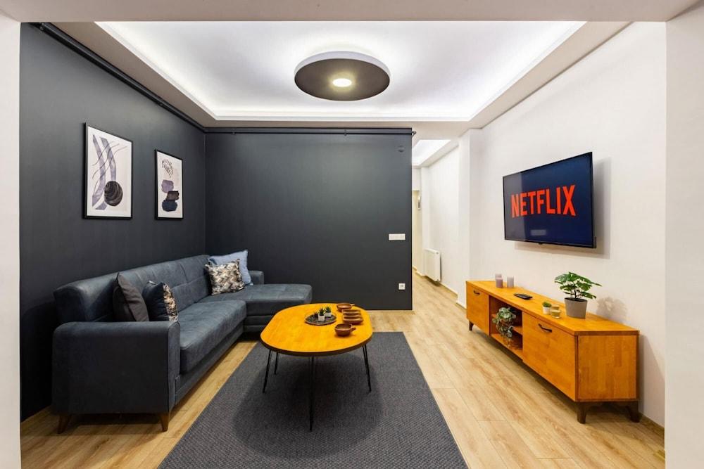 Missafir Distinguished Flat with Backyard in Sisli