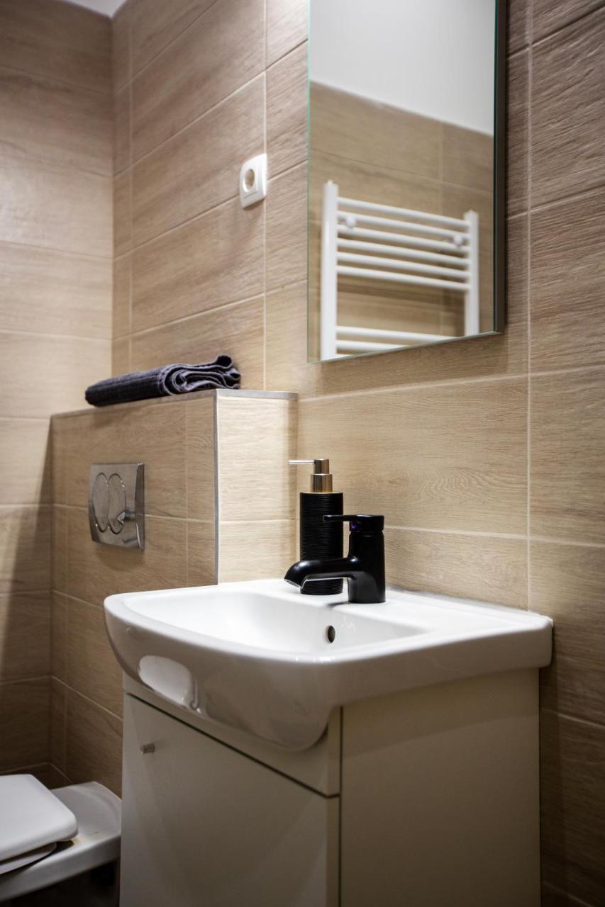 Lh Gallery Apartments