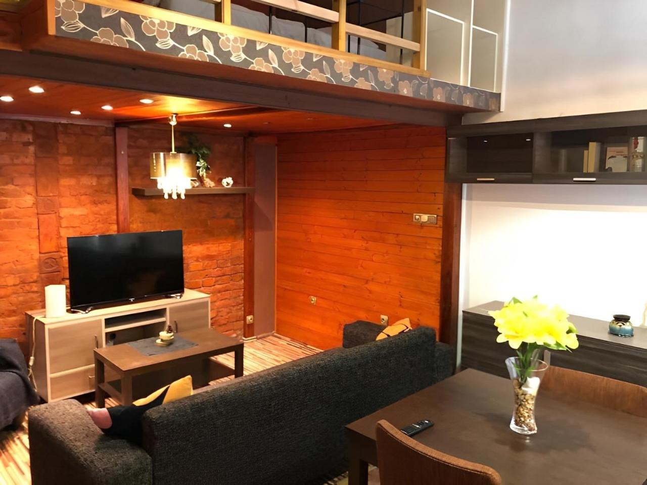 Modern Spacious Room in Budapest City Center