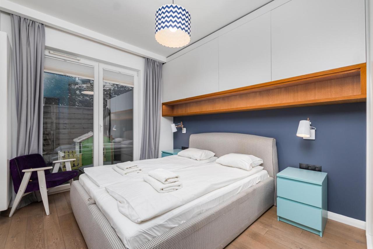 Kaliny Jedrusik 6 by Homeprime (Adults Only)