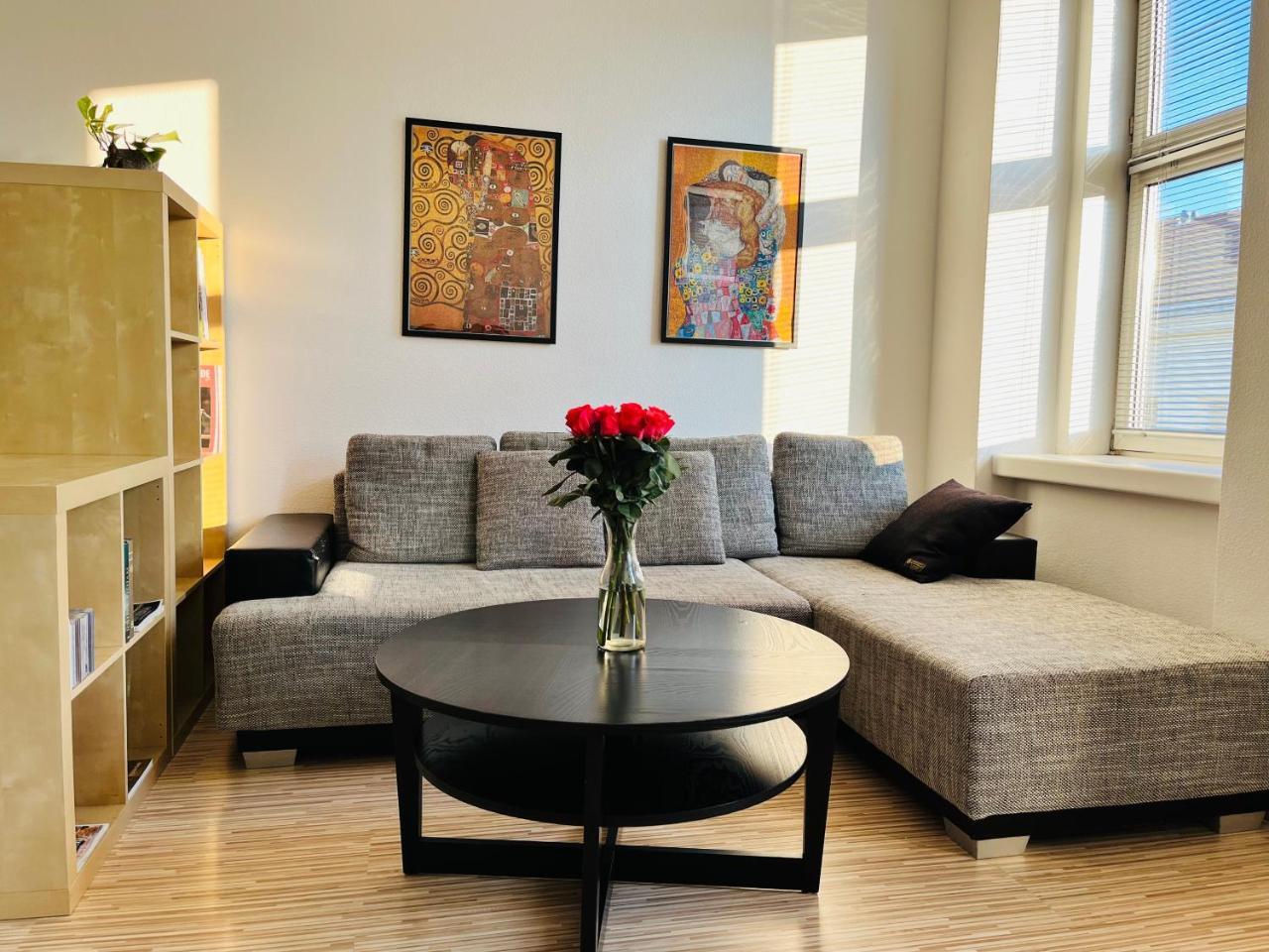 Lovely Nest! Just Beside Schonbrunn Palace And Zoo!