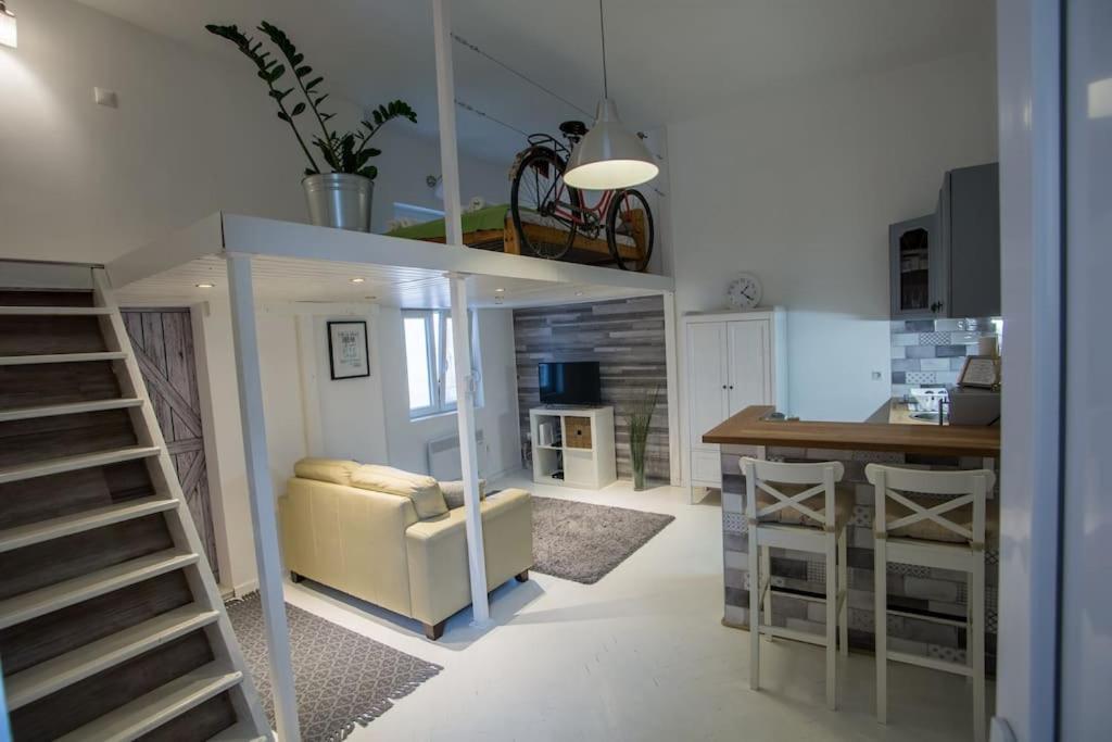 Vintage Near Boulevard with AC After Renovation