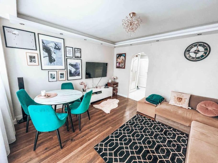 Light Apartment in the Heart of Praga, Warsaw