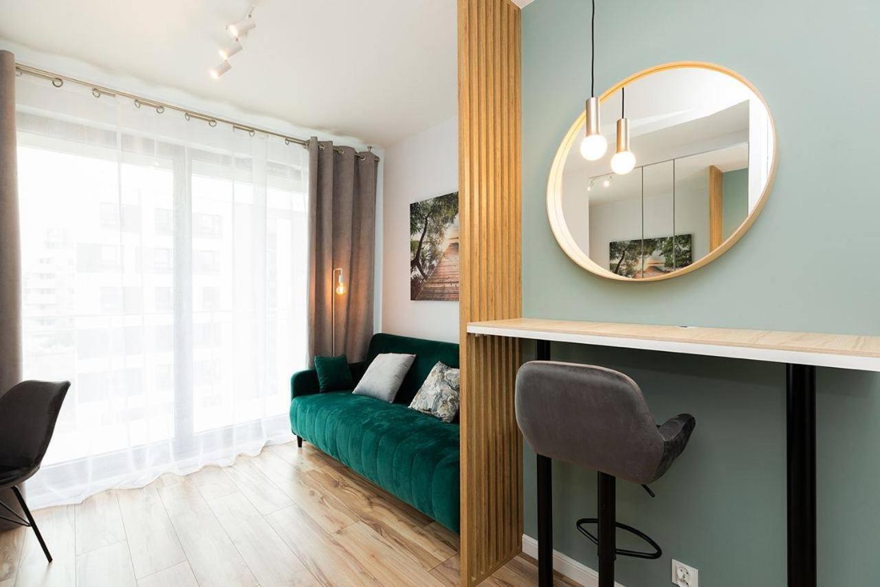 Easy & Comfortable, with Balcony, Very Close To the Center