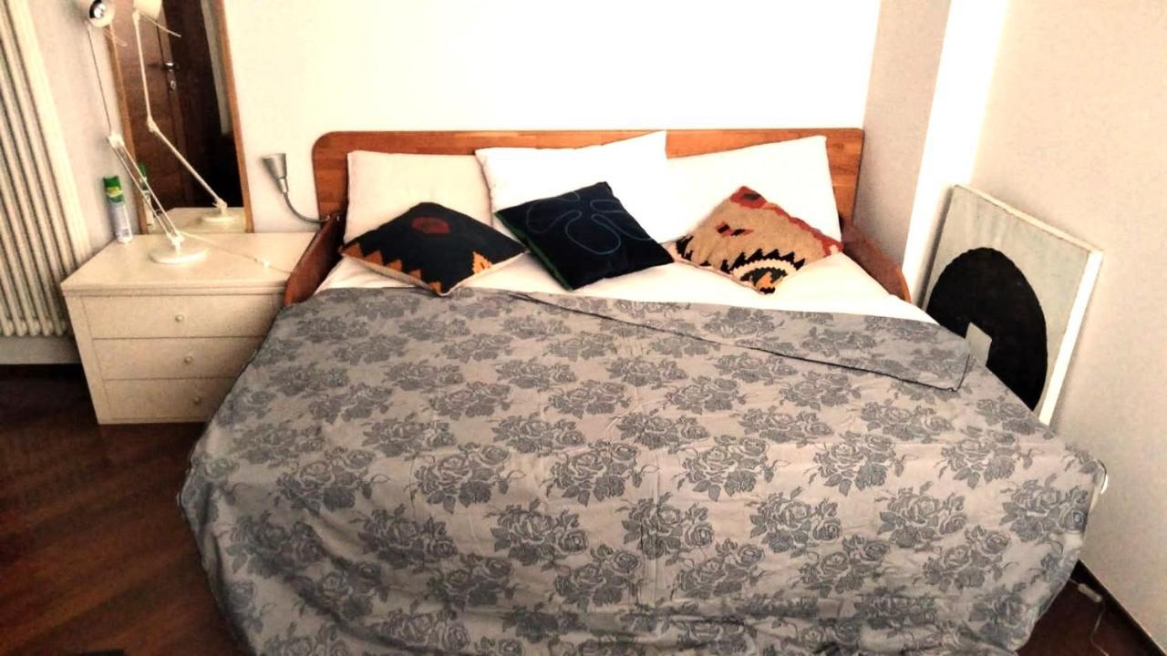 Elegant Studio Apartment Navigli with Terrace (10 Min From Duomo)