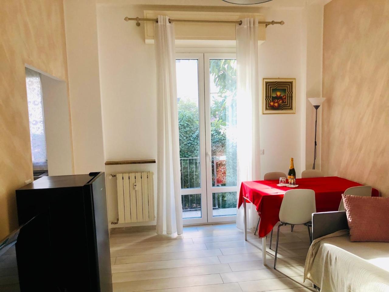 Lovely 2 Room Apartment with Small Garden