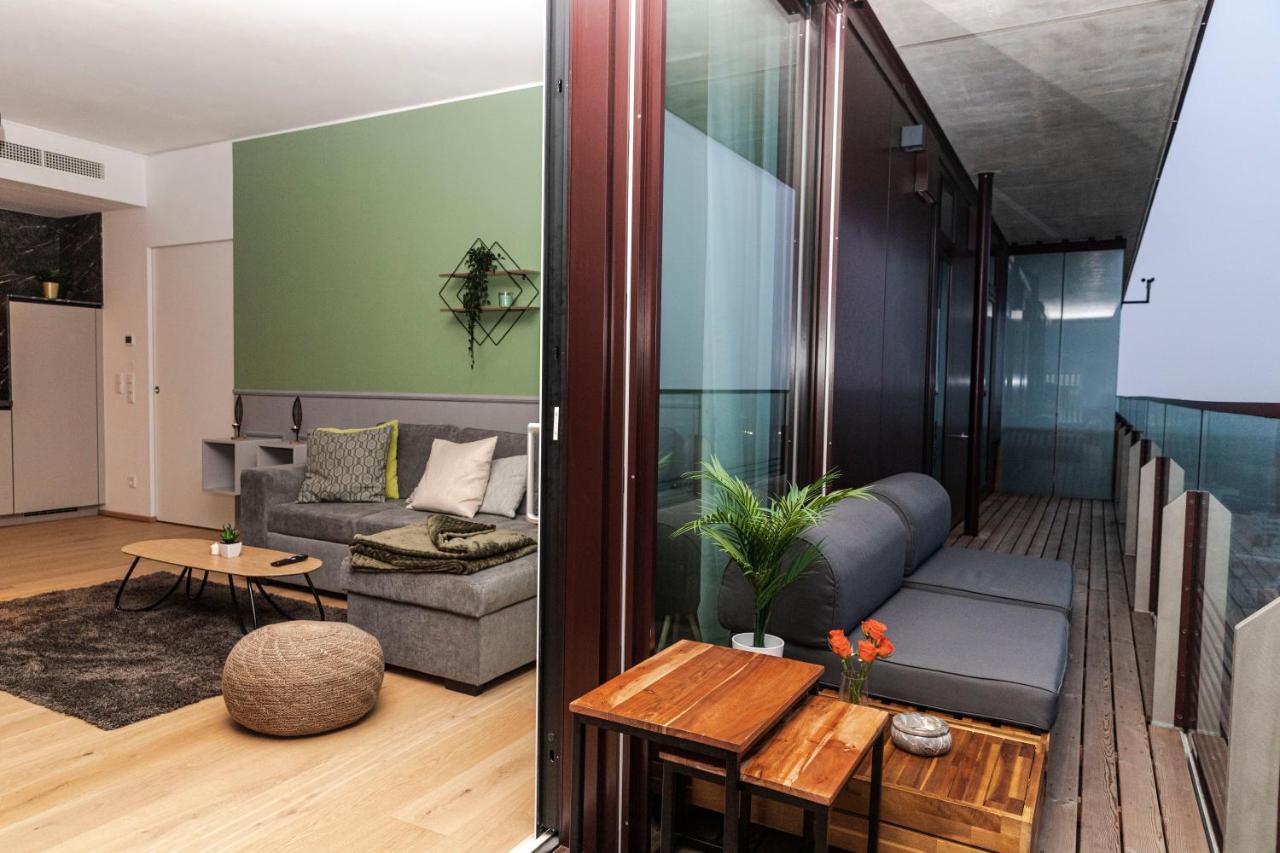 Triiiple 7heaven - Amazing View on Top Floor with Rooftop Pool