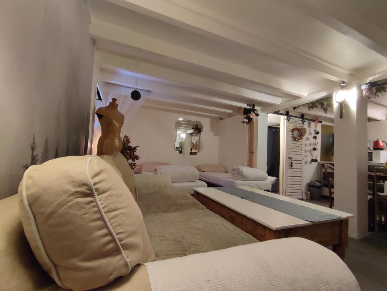 Paris Authentic House Studio with Green Courtyard 12 Rue Labourse Gentilly 94250