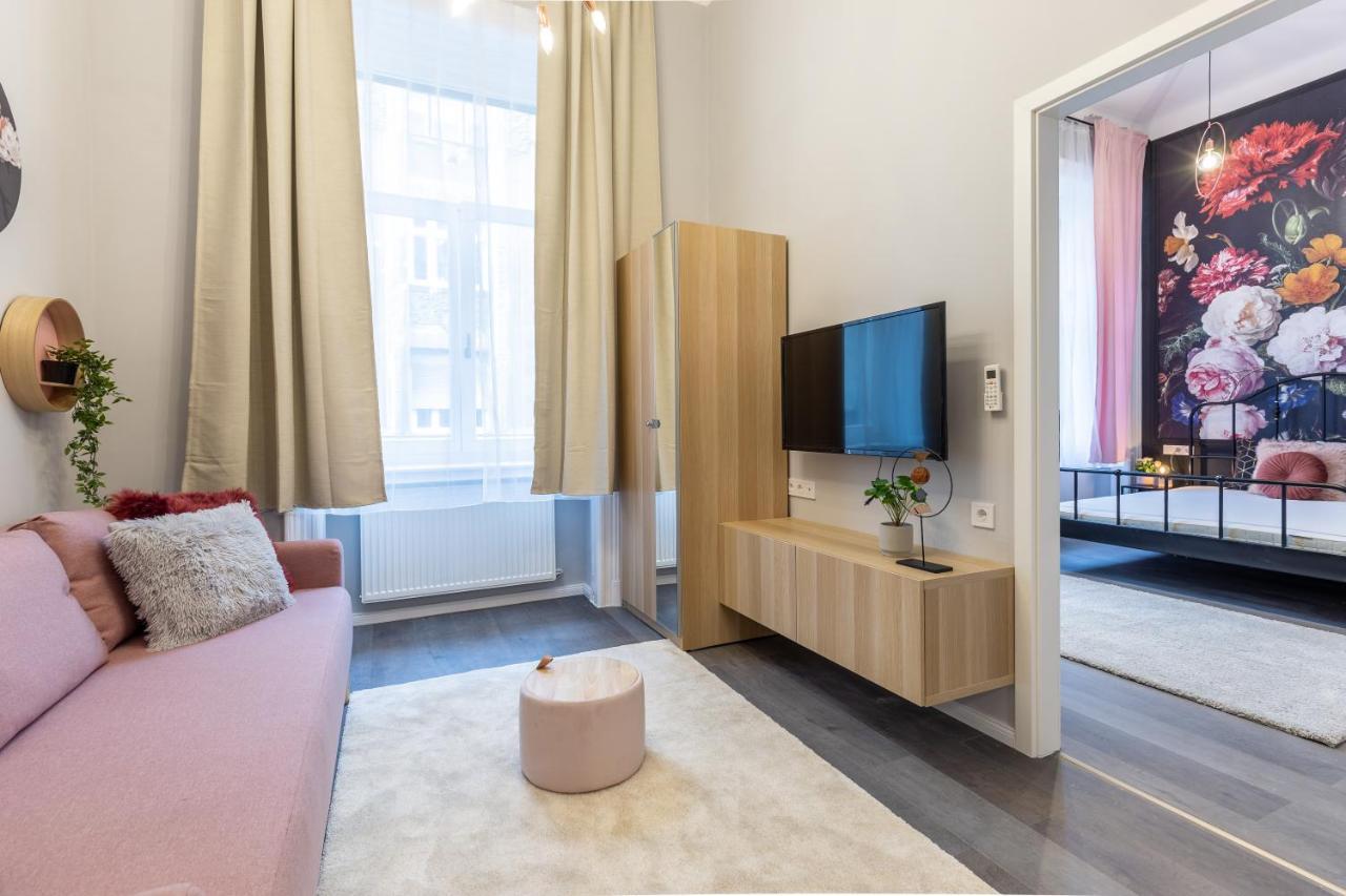 W33- Quality Apartments, Best Location. by Bqa