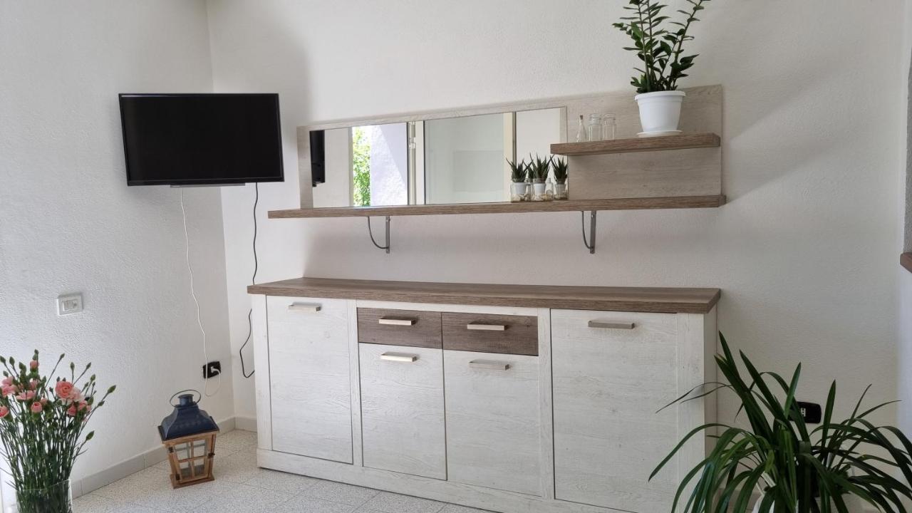 Appartamento in Villa Con Veranda Privata E Parcheggio Gratuito