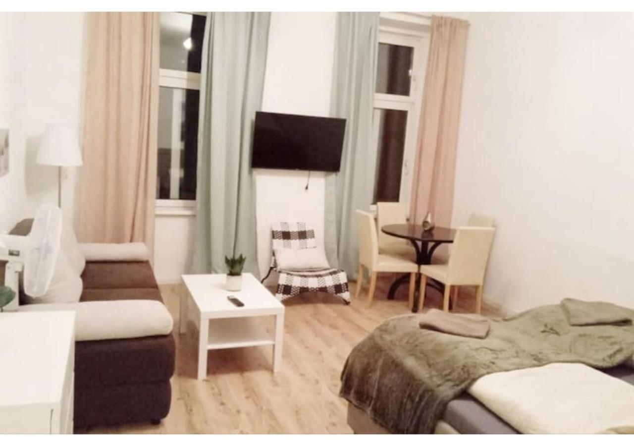 Budget-Friendly 2br Apt with Great Location