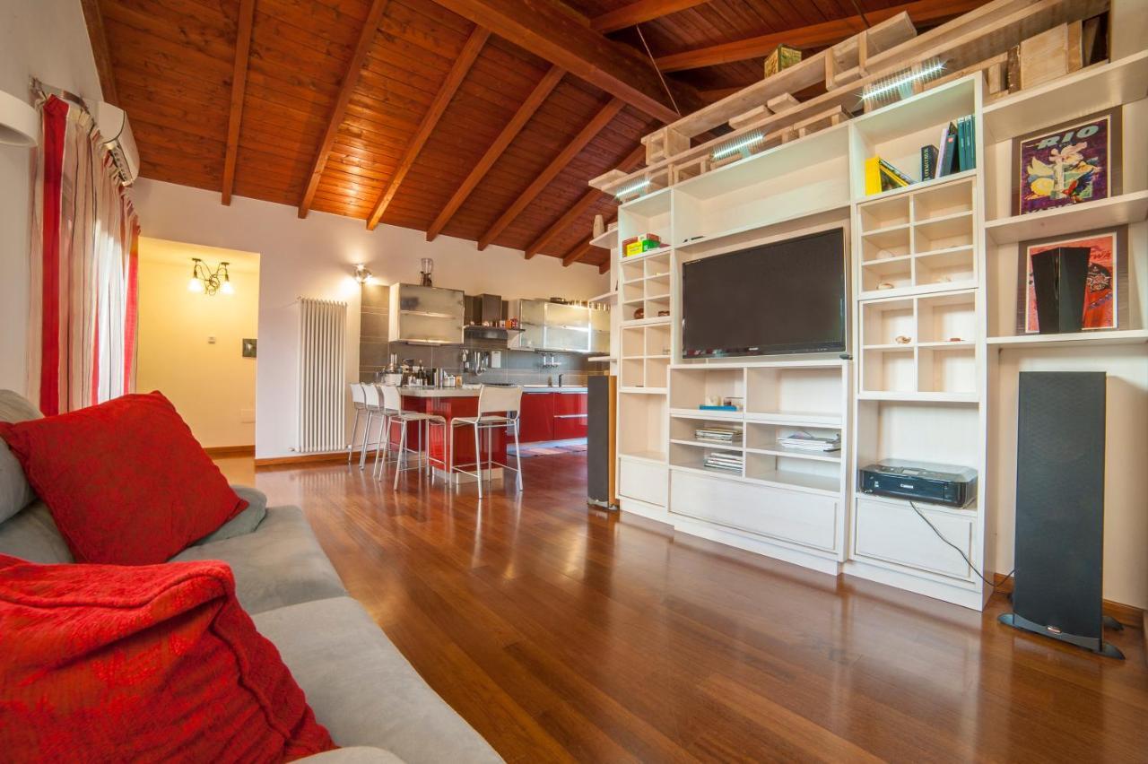 Giaria Holiday House