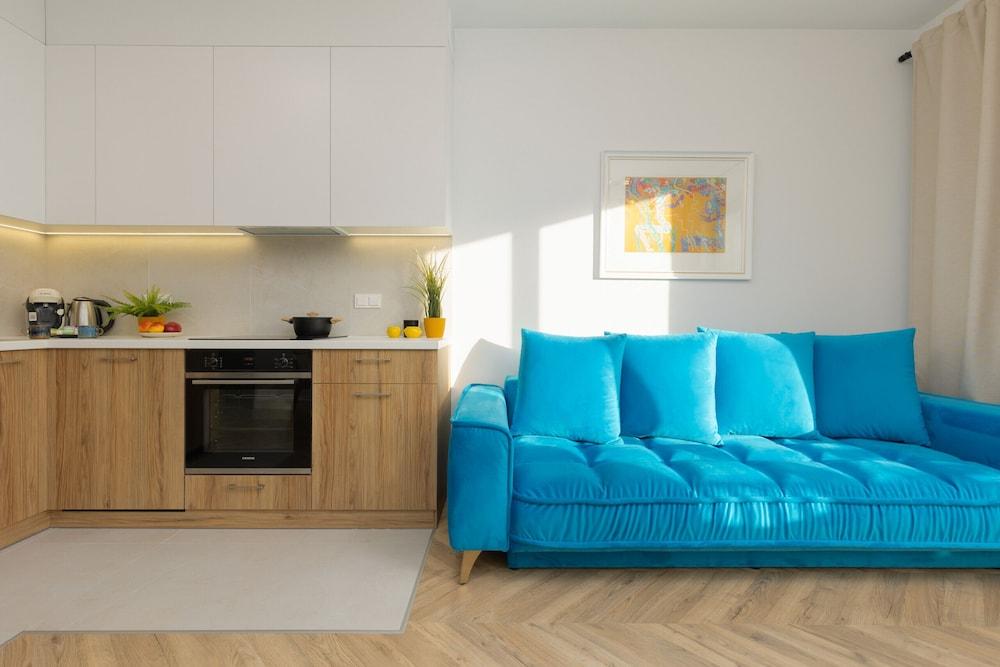 Zdziechowskiego Apartment by Renters