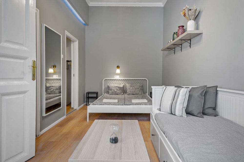 Venus Apartment - Akacfa Street II