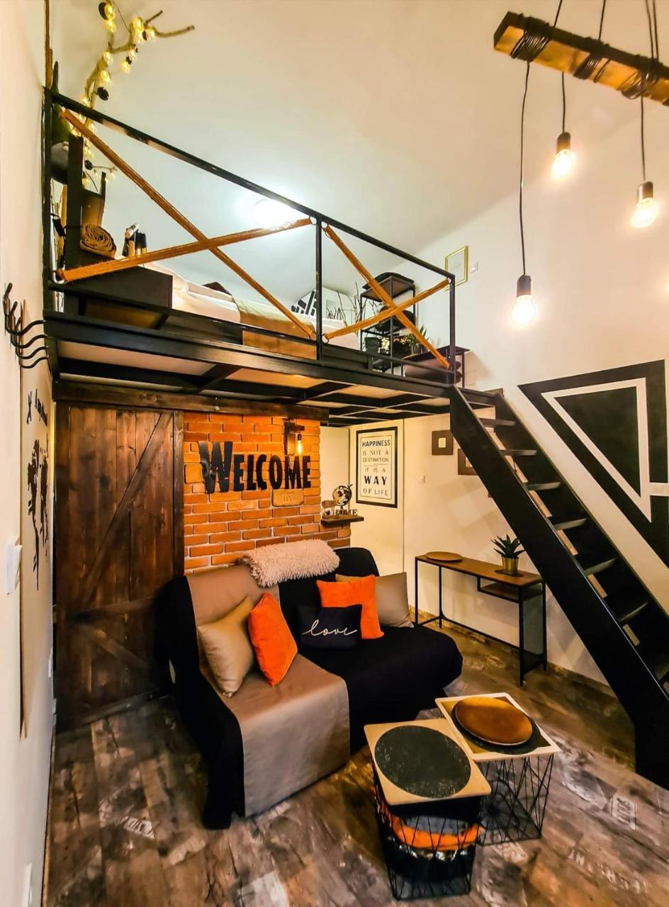 Rustic Flat with Perfect Location (City Center) (Adults Only)