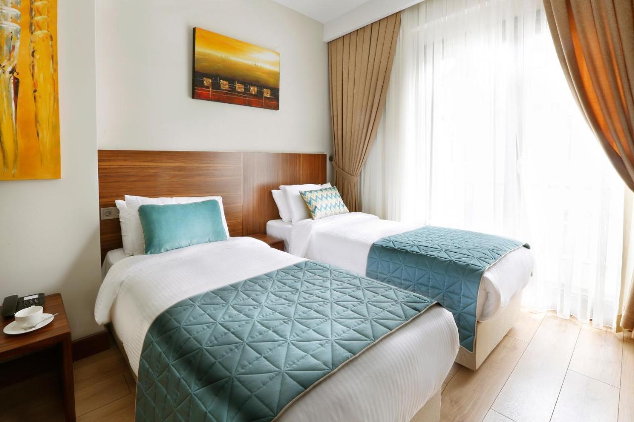 The White Orient Hotel 1