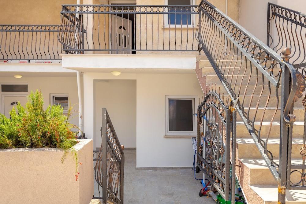 Hedera Estate, Hedera A46 1