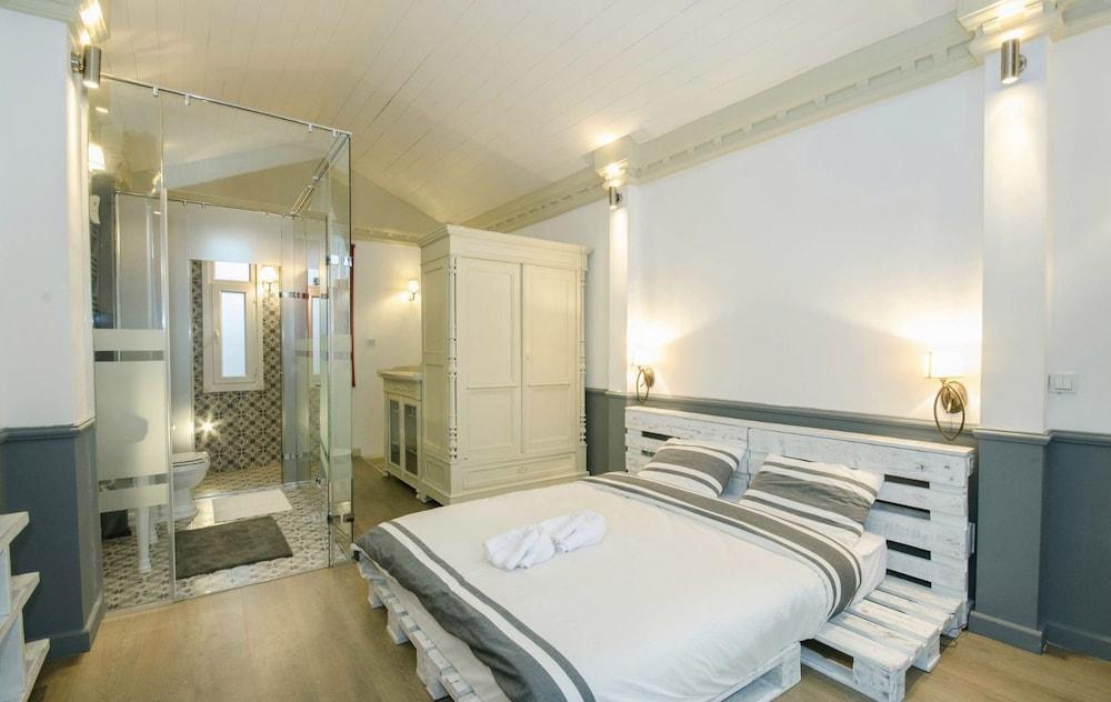 Stylish Triplex House Balat