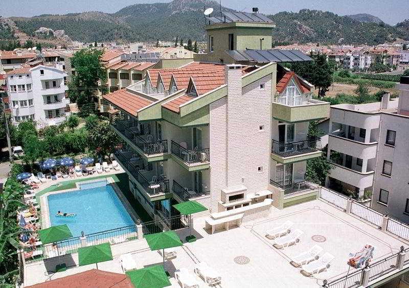 Baris Hotel & Apartments