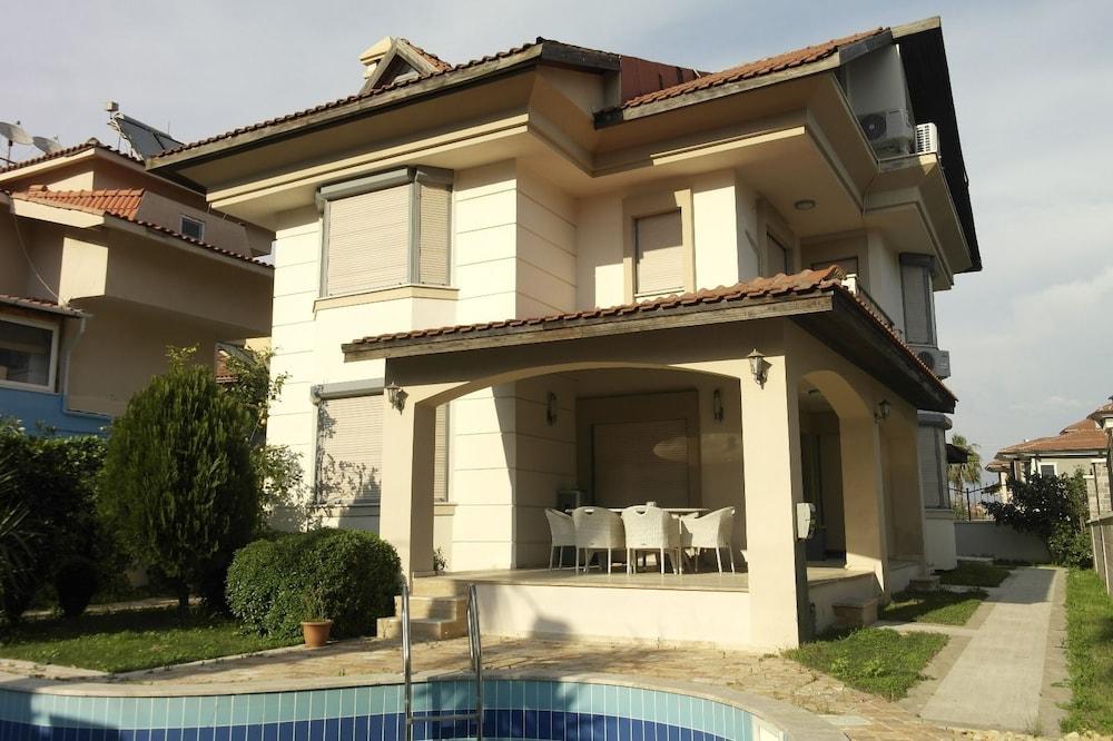 Villa with Private Pool in Icmeler