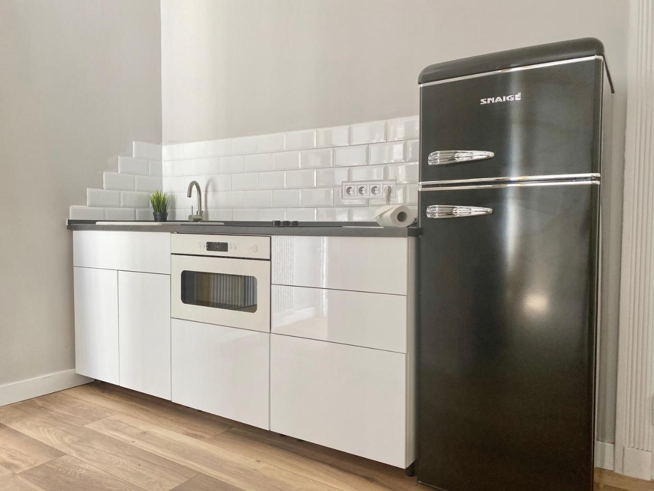 Standard Apartment by Hi5 - 2 Bedroom Suite in the Center 2