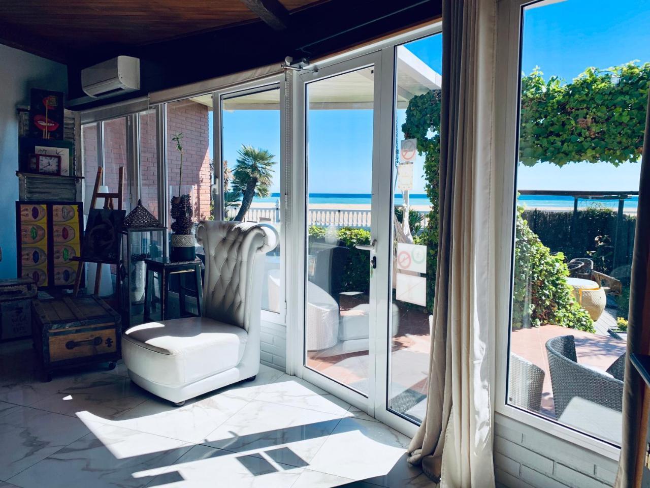 Boutique Home the Beach 1