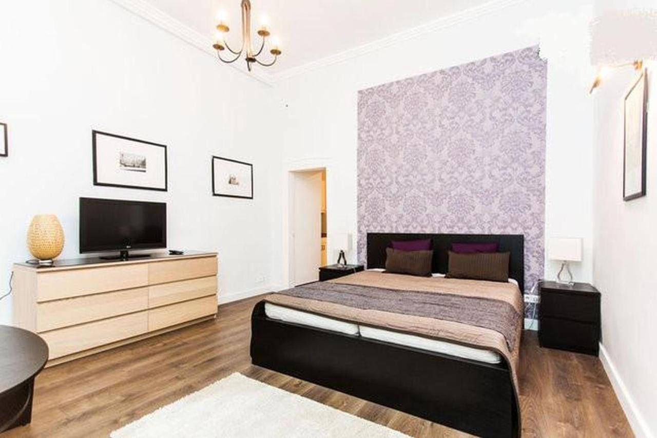 Private Apartment Centertown