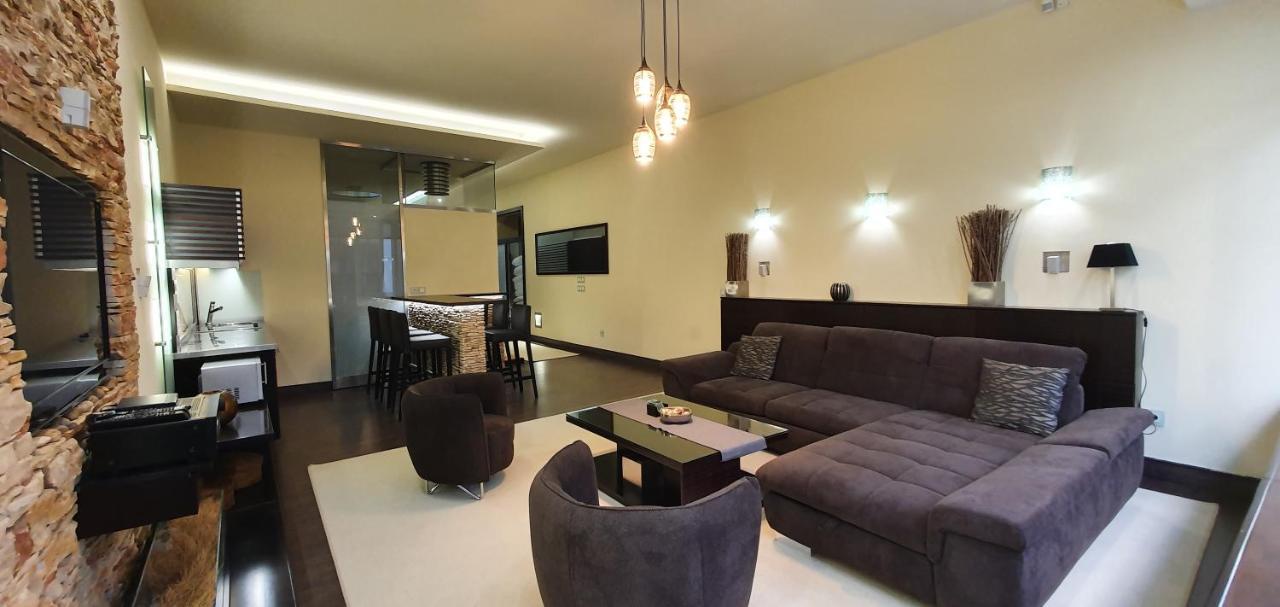 Lux Premier Apartment 2