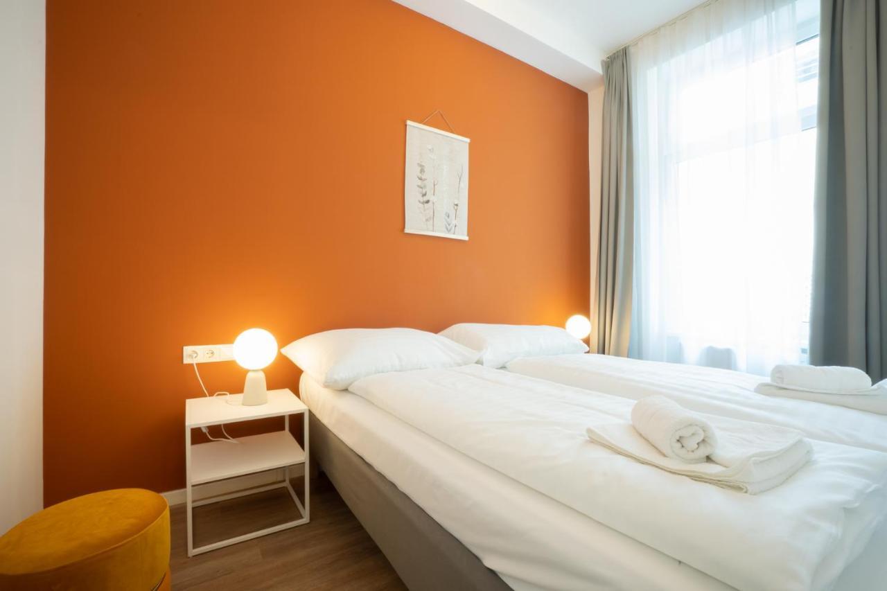 Spacious Apartment with Huge Shared Terrace And Grill Located Between City Centre And Donau River 1