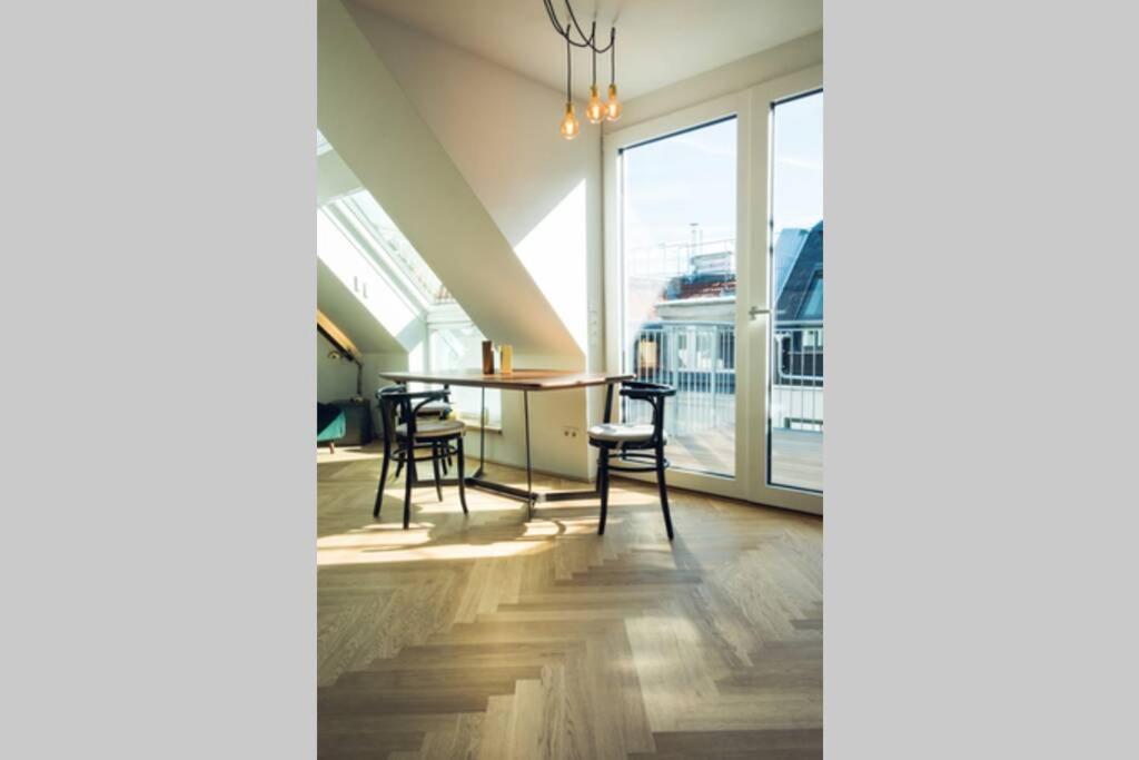 Blackriver Loft Vienna Mit Gratis Parkplatz Nahe Schonbrunn Und U6 1