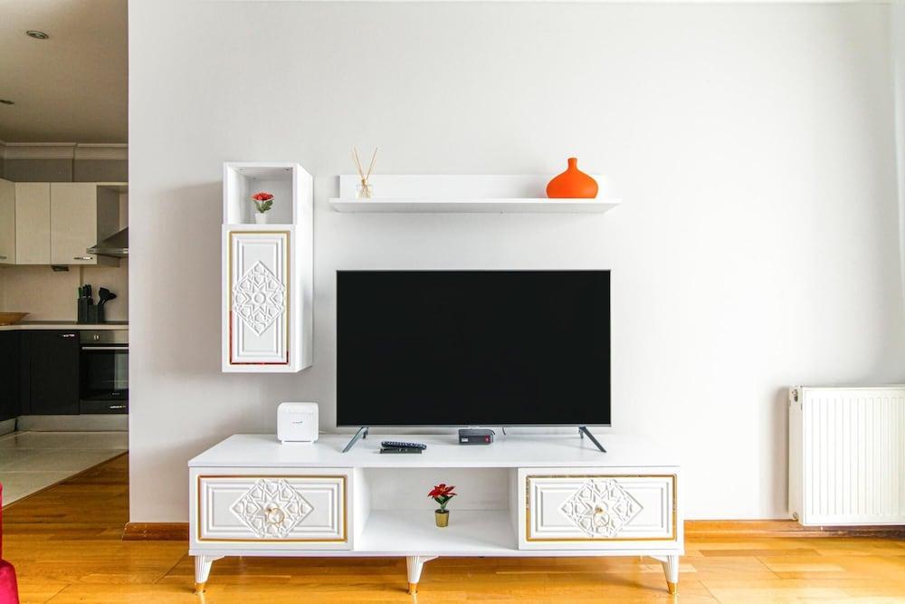 Bright And Centrally Located Flat in Sisli 2
