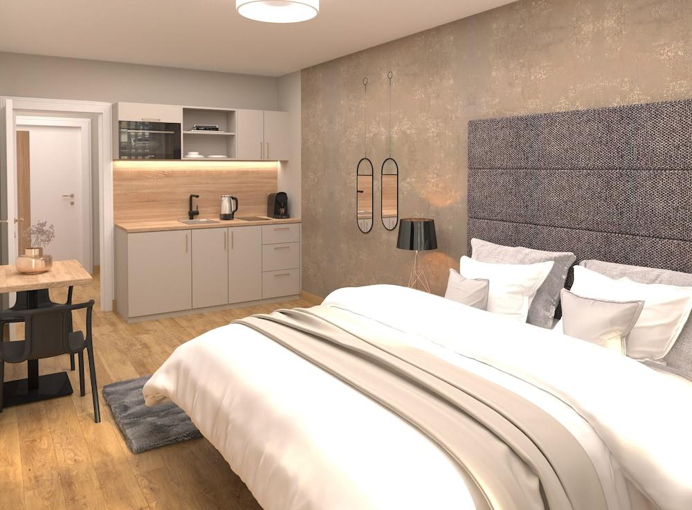 Theatre 9 Apartment by Adrez Living 1