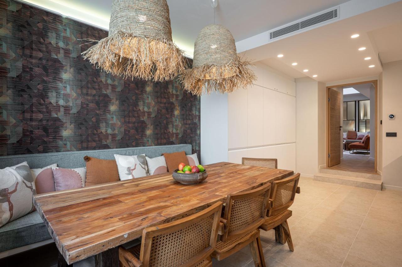 New Art Gallery Loft in the Heart of Paris 15 2