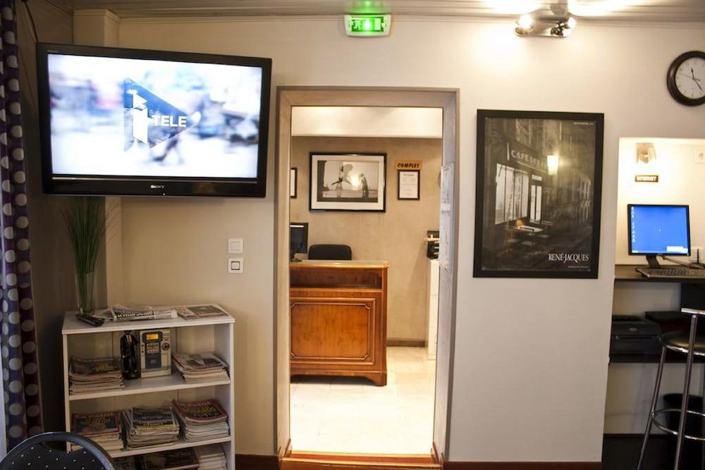 Hippodrome (Adults only) 1