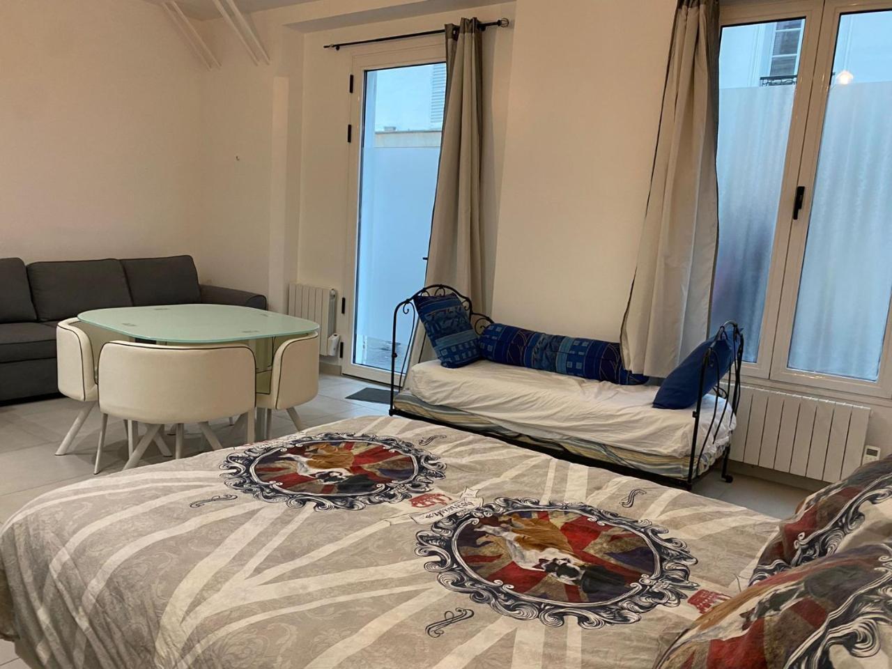 Hollyday Studio Paris Centre Montmarte Sacre-Coeur Opera Louvre (Adults Only) 1