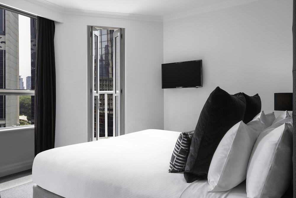 Mantra 2 Bond Street 1