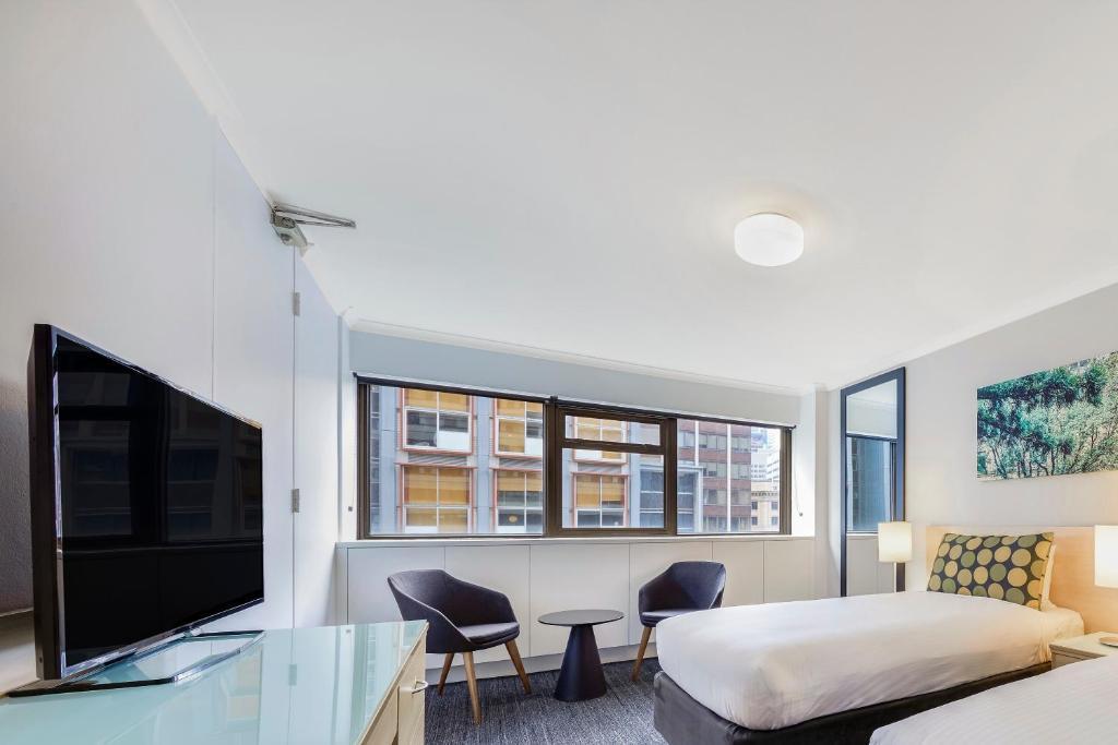 Mercure Sydney Wynyard 2