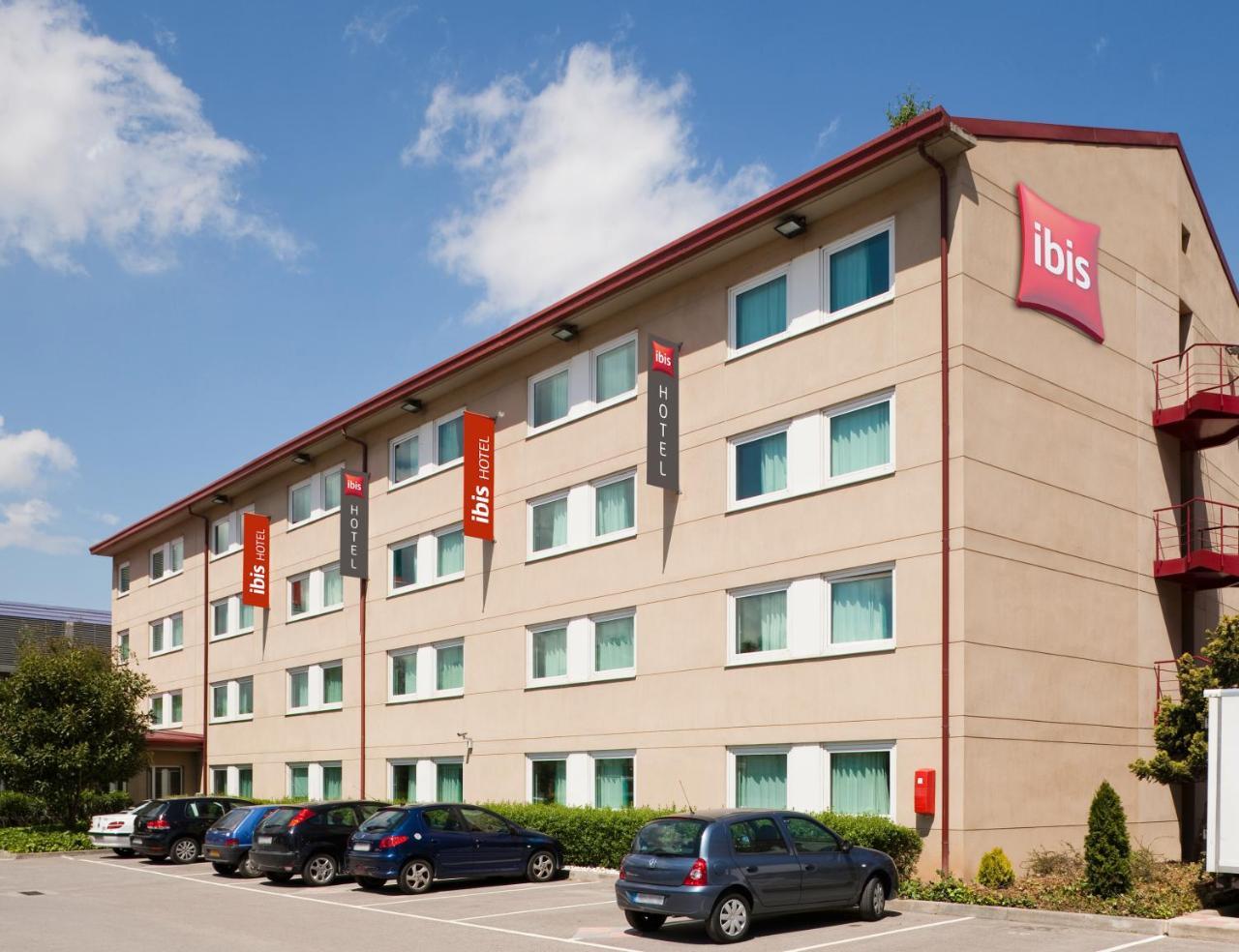 Ibis Barcelona Cornella 1