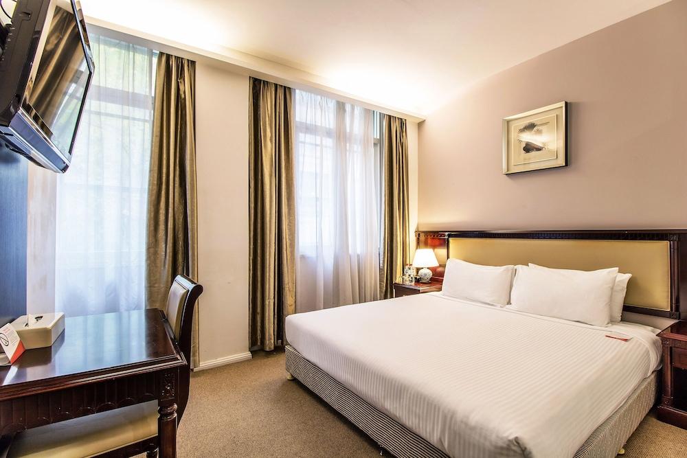 Breakfree on Clarence