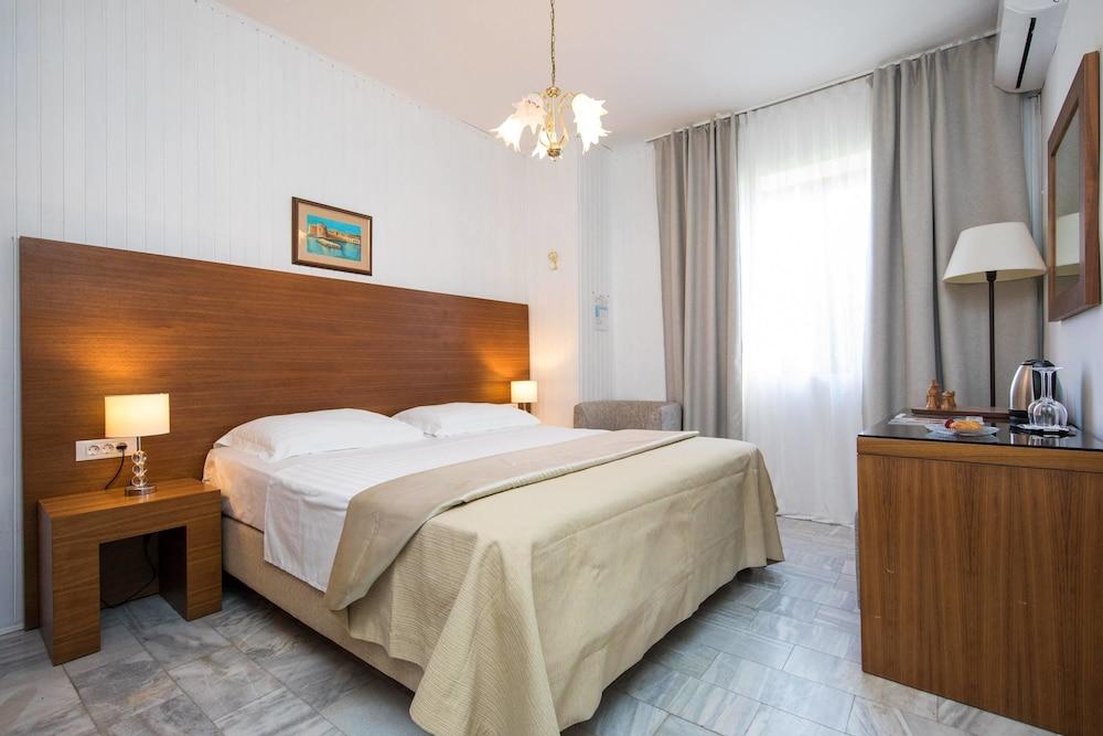 J&J Bed & Breakfast 1