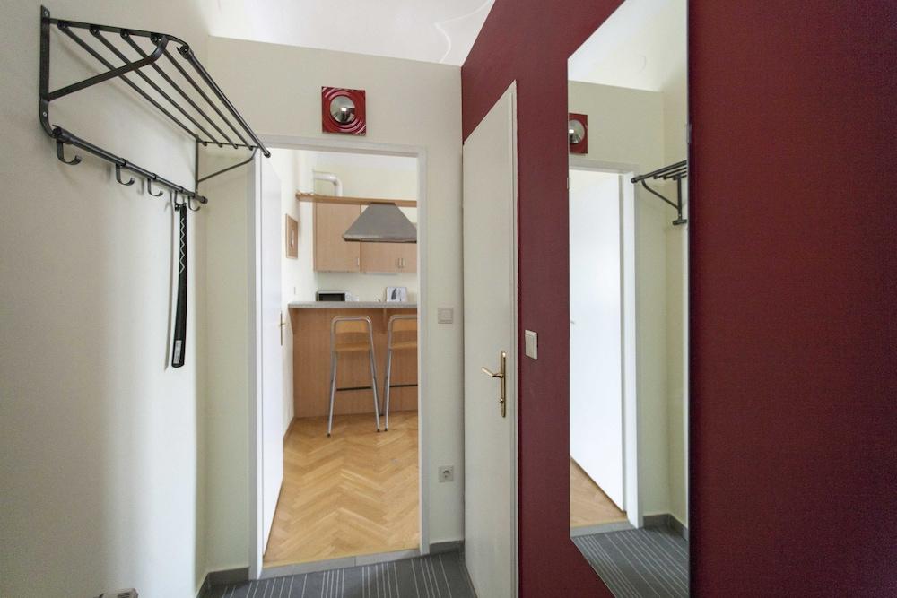 Heart of Vienna Apartments 1
