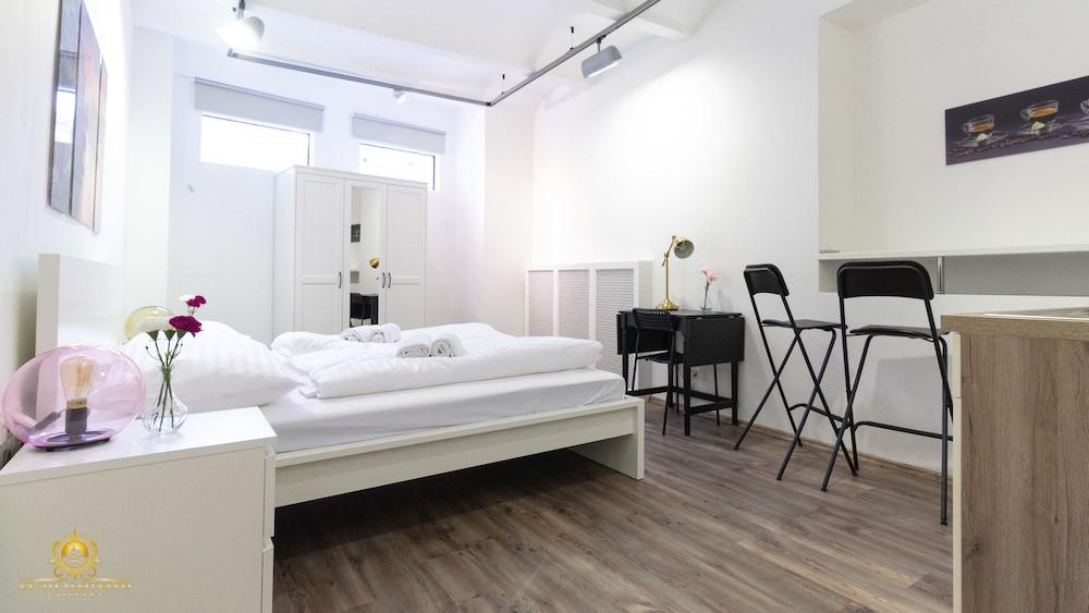 My City Apartments - Prime Location 2