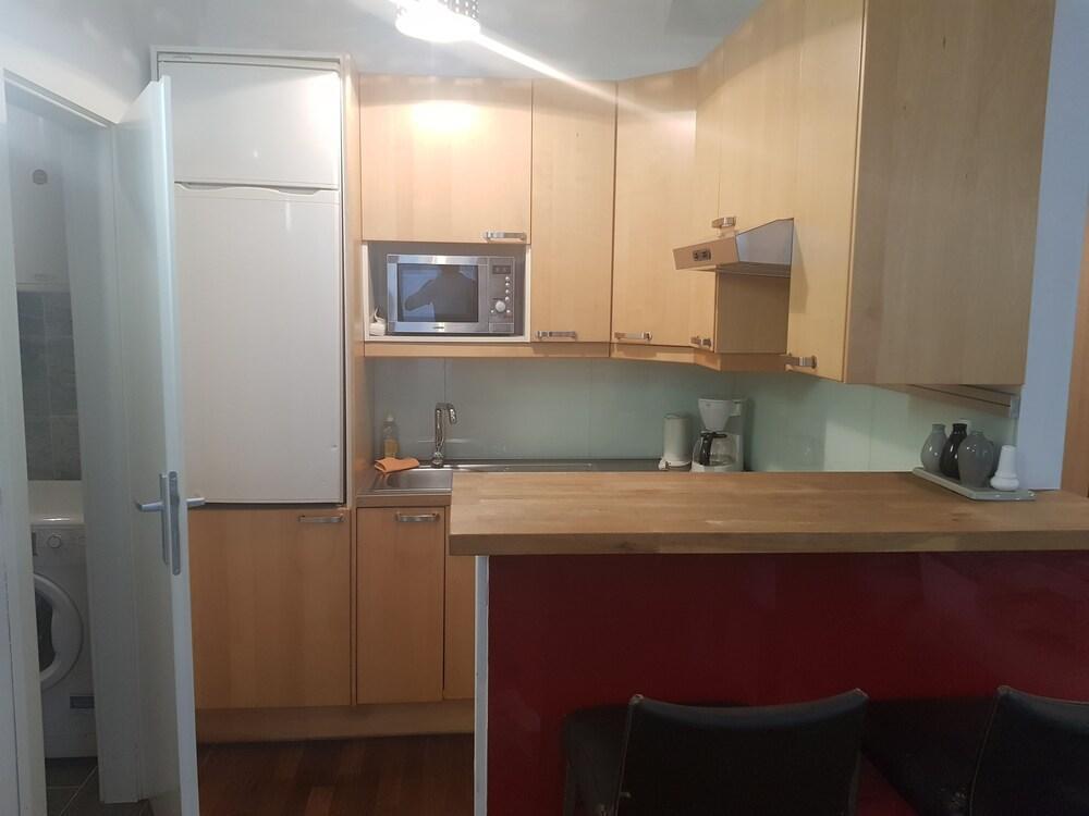 Amazing Flat Near Center 2