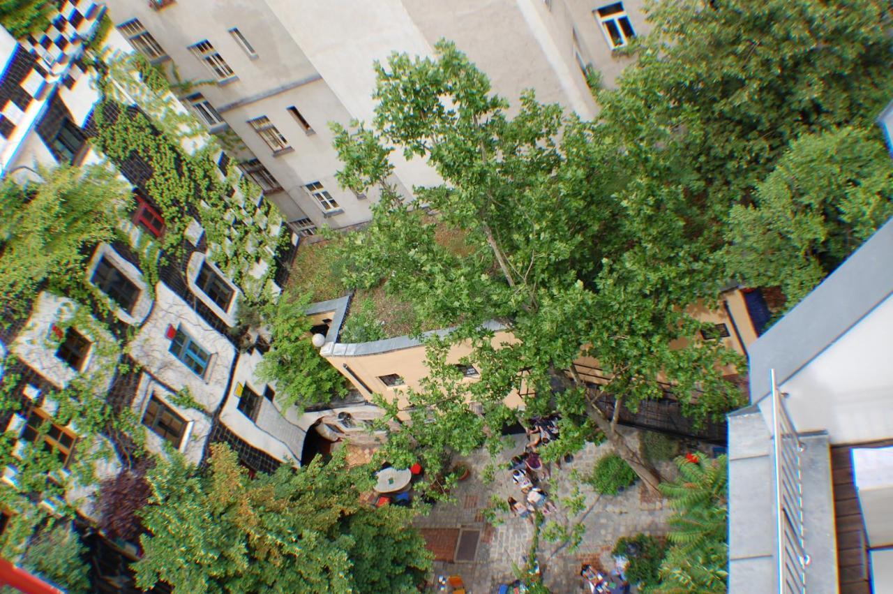 Kunsthaus Apartments 2