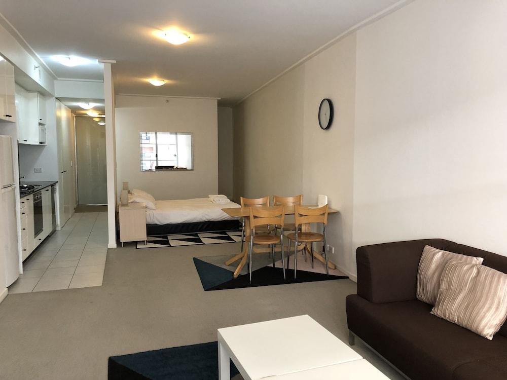 Midtown Darling Harbour 2