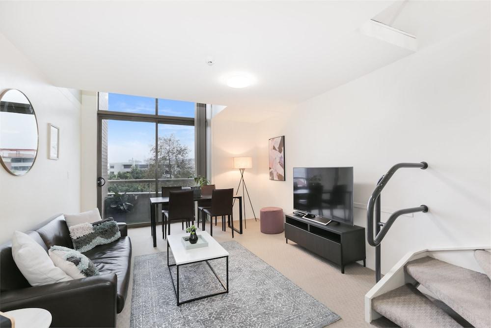 The Little Darling of the Harbour