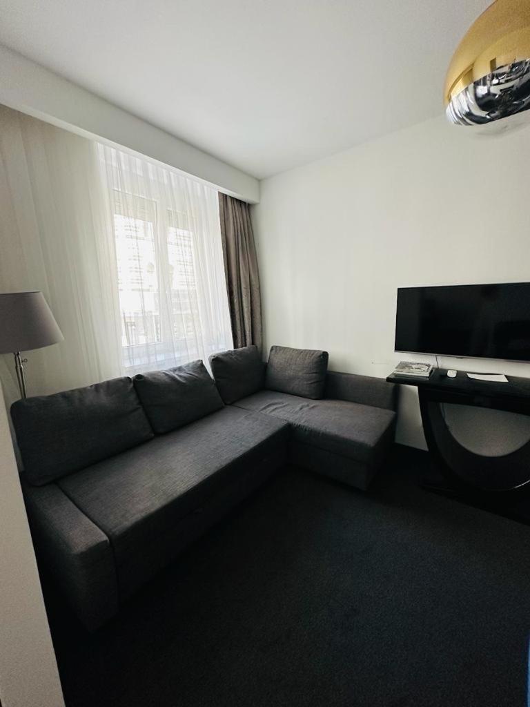 1st City Apartments 1