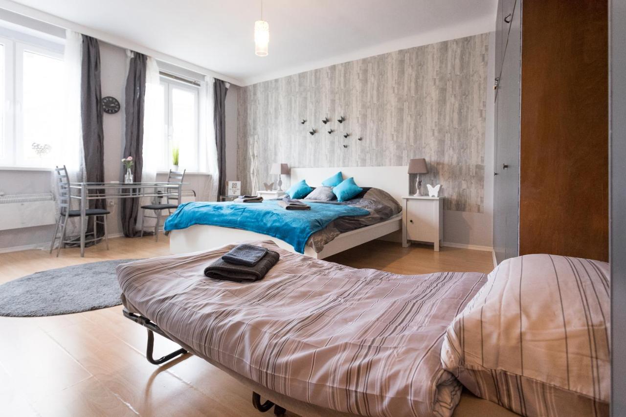 Cute Red Star Studio City Center 2